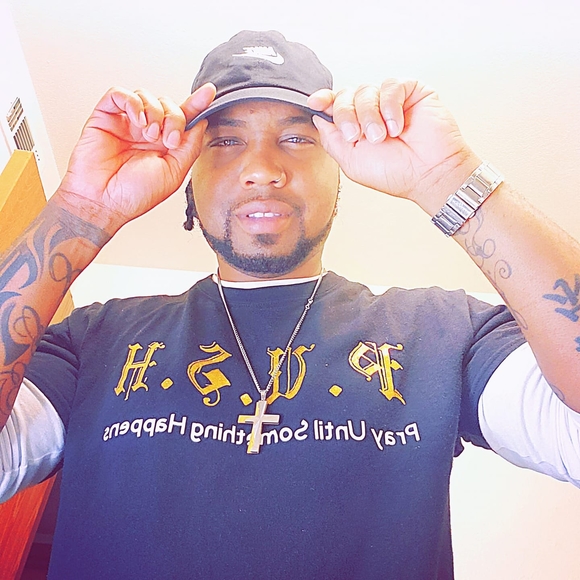 Meet your Posher, Tyren - Picture 1 of 1